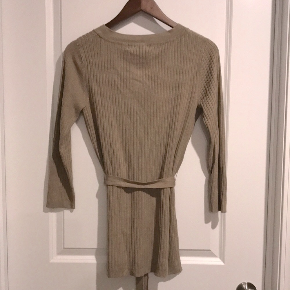 Ribbed V-Neck Belted Tunic Sweater - Picture 3 of 7